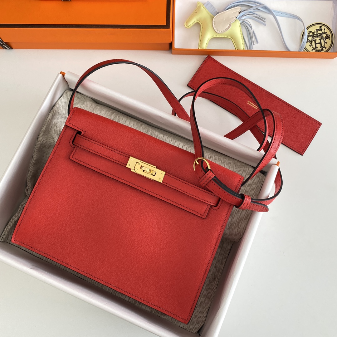 Hermes Kelly Danse Evercolor Bag In Red Color